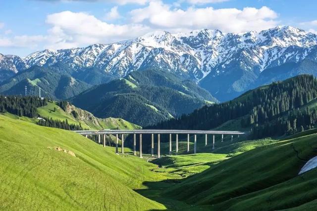 多元文化交融的边疆明珠——新疆